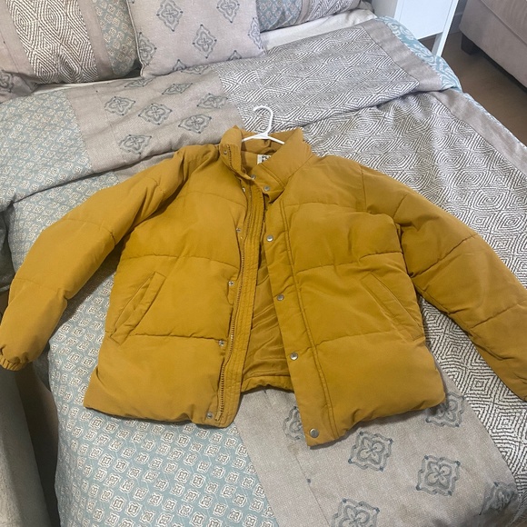 Men's Medium Pull & Bear Yellow Puffer Jacket - Picture 1 of 3